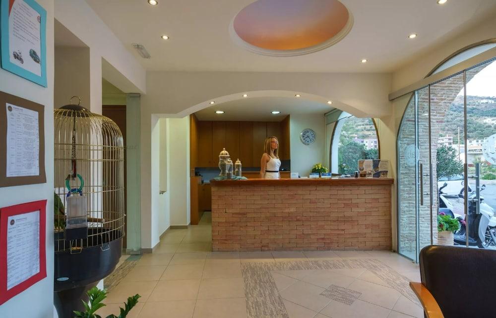 Alianthos Beach Hotel プラキアス エクステリア 写真